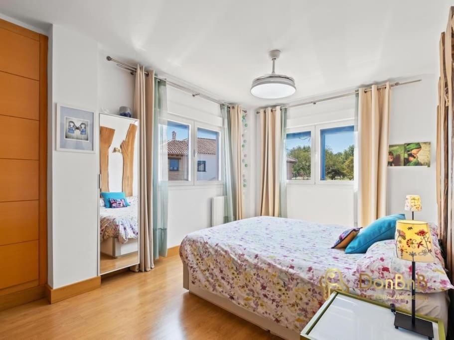 הוילה Alhaurín de la Torre Casa Pareada En Los Pinos De Alhaurin Malaga מראה חיצוני תמונה